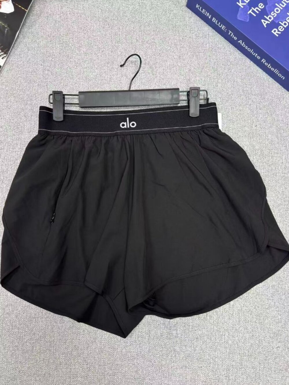 NWT⛲Alo Yoga Match Point Short Black🌊Classic Everyday Shorts